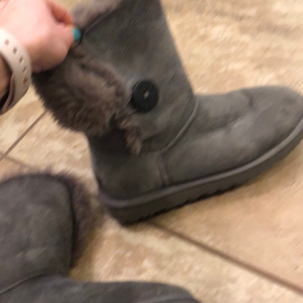 Authentic ugg boots - Picture 6 of 6